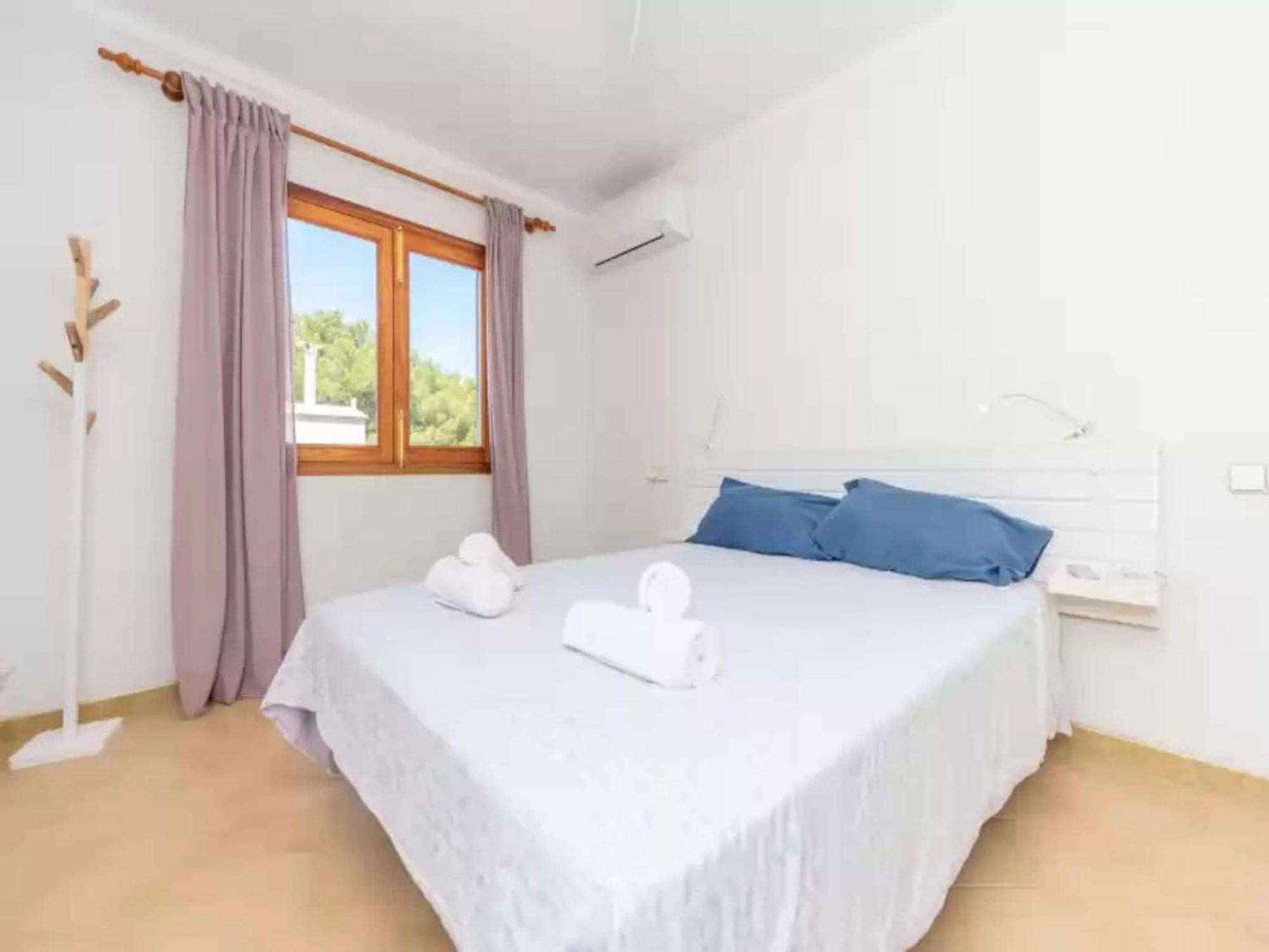 Wondrous House In Marina Manresa