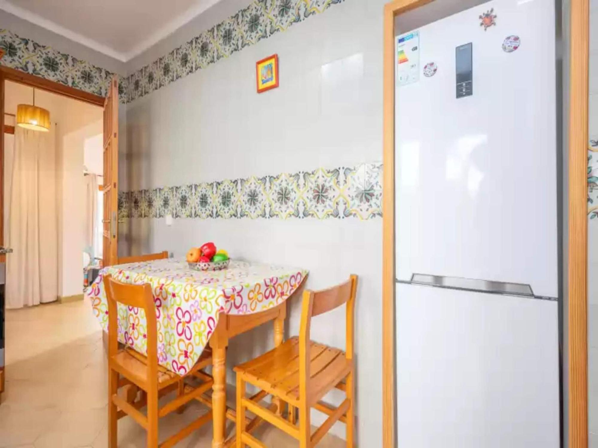 Chalet Wondrous House In Marina Manresa *